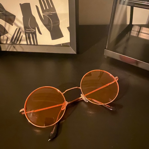 🌹 Rose Coloured Glasses 🌹 - Picture 3 of 3